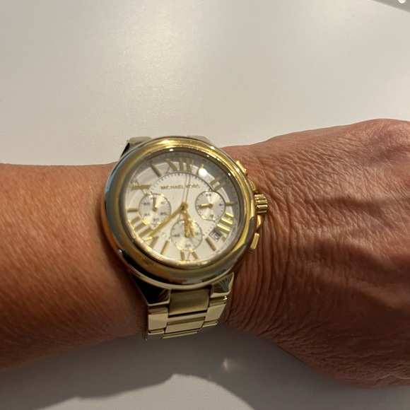 Michaels Kors Watch - Picture 3 of 4